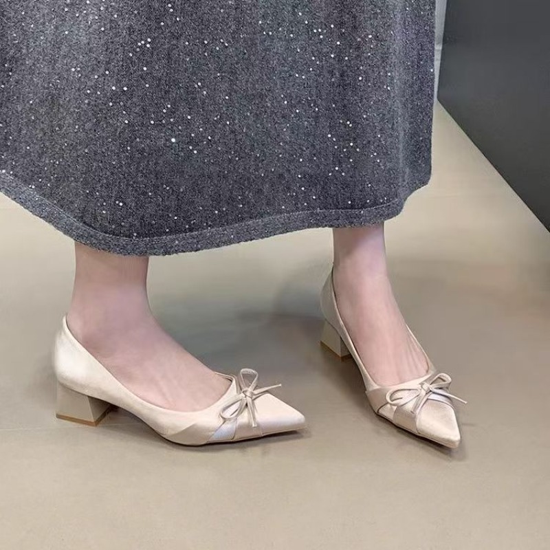 Women'S Heels - レトロなミッドレングスのシングルシューズ、春夏の新作、ファッショナブルなベルトバックル、ポインテッドトゥ、快適な浅履き、ボウタイ付きカジュアルシューズ
