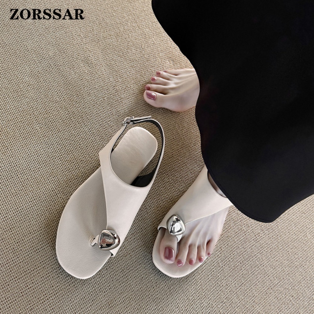 レディース本革トングトゥフリップフロップ、メタル装飾付きスリ - Thong Flat Sandal のレビューと価格