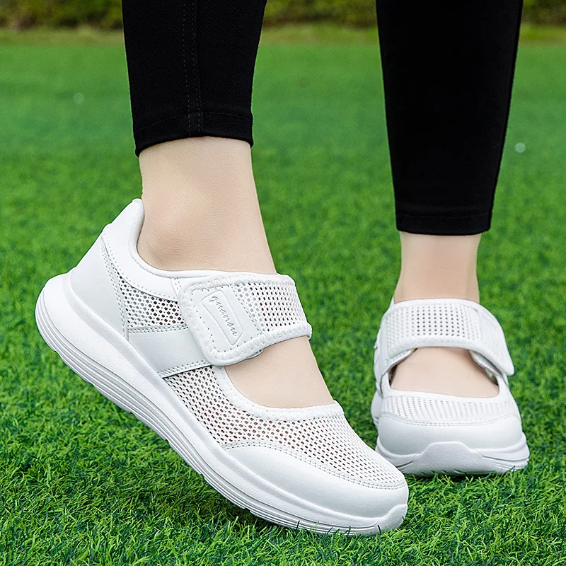 女性用シューズ スニーカー ワイド ベアフットシューズ 女性 - Women'S Shoes Wide Width のレビューと価格