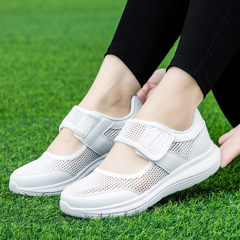 女性用シューズ スニーカー ワイド ベアフットシューズ 女性 - Women'S Shoes Wide Width のレビューと価格