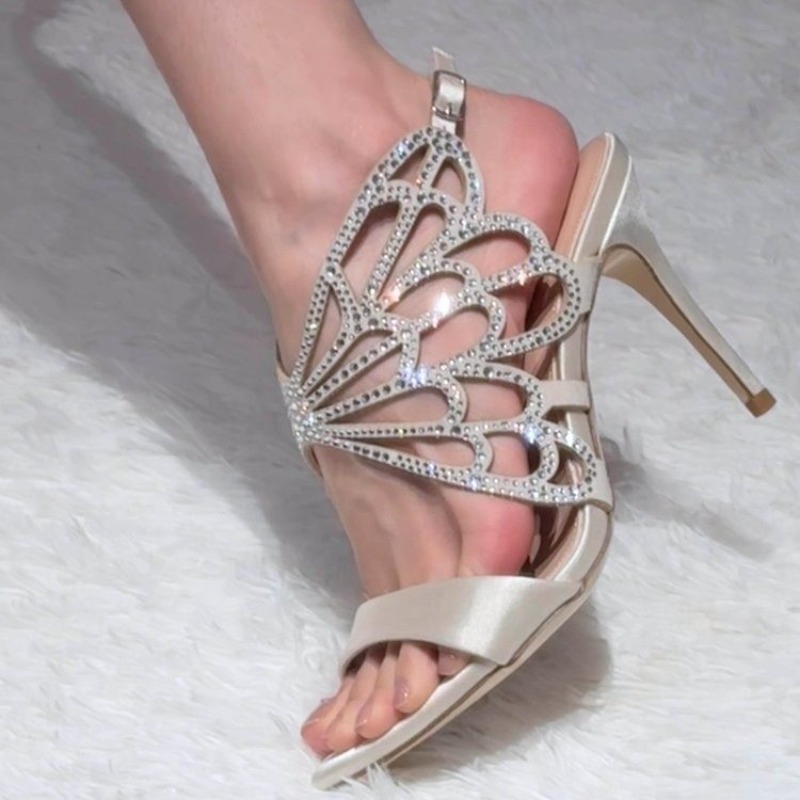 2026年新作：透かし彫りバタフライラインストーンスティレッ - Strappy Heeled Sandals のレビューと価格