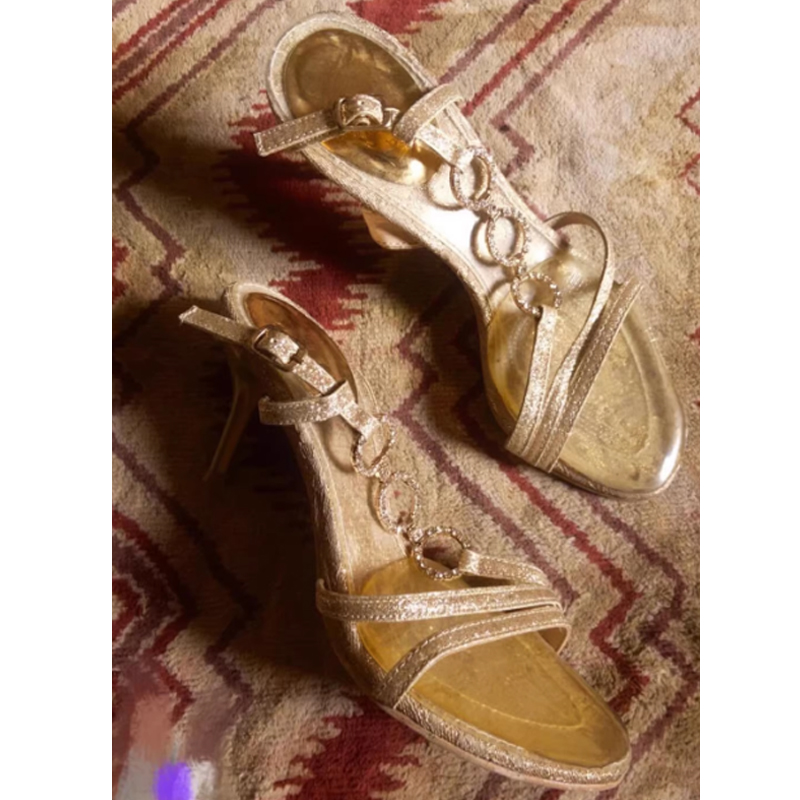 ゴールドストラップ付きラインストーンスリングバックスティレッ - Strappy Heeled Sandals のレビューと価格