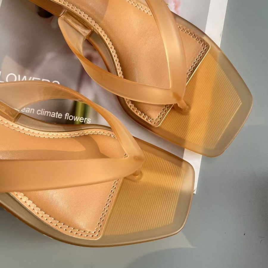 韓国製ミュートトーンオリーブグリーンPVC素材のトングサンダ - Thong Flat Sandal のレビューと価格