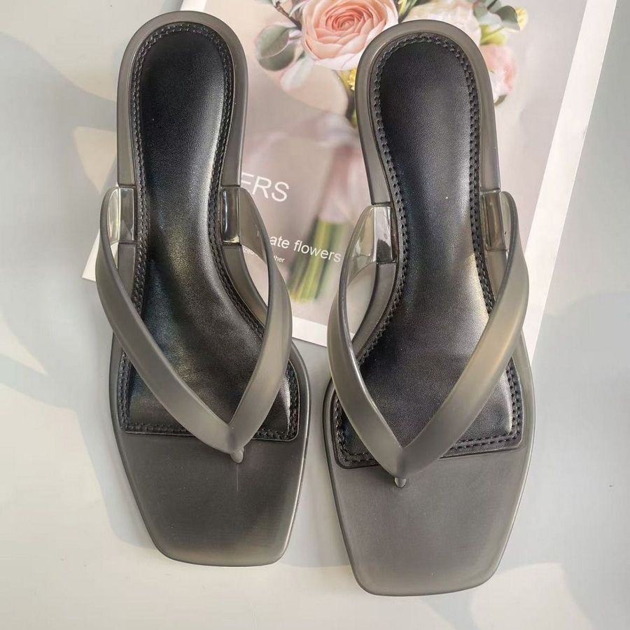 韓国製ミュートトーンオリーブグリーンPVC素材のトングサンダ - Thong Flat Sandal のレビューと価格