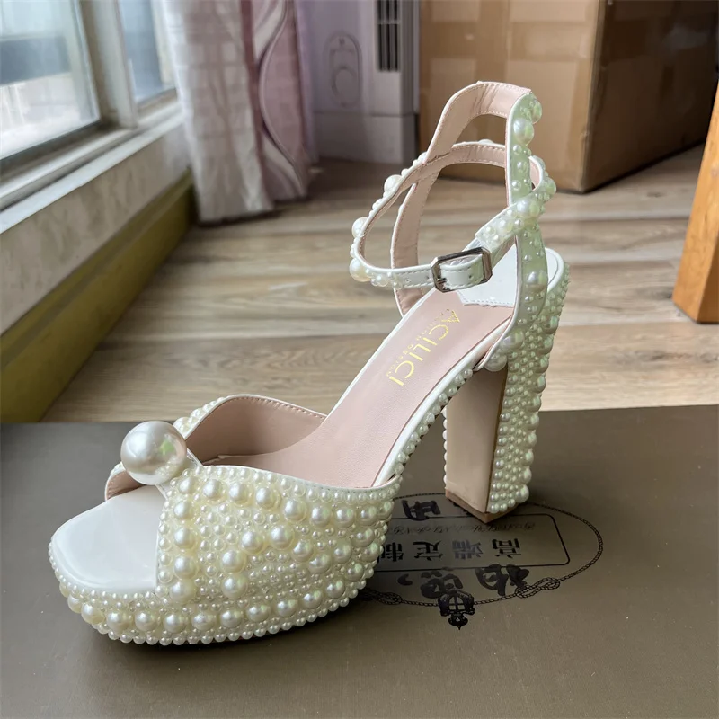 高級ブランドの女性の靴完全手作りパール厚いヒールサンダル結婚 - Women Shoes Waterproof のレビューと価格
