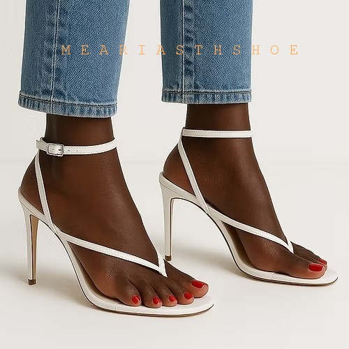 ベージュブラッククロスストラップフリップフロップグラディエー - Thong Flat Sandal のレビューと価格